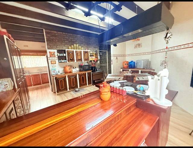 4 BEDROOM HOUSE FOR SALE IN FLORA GARDENS